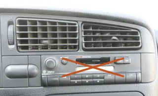VW Golf 3 Cabrio 1E 1H Lüftungsdüse Düse Lüftung vorne in der Mitte 1E1819728 - Bild 1