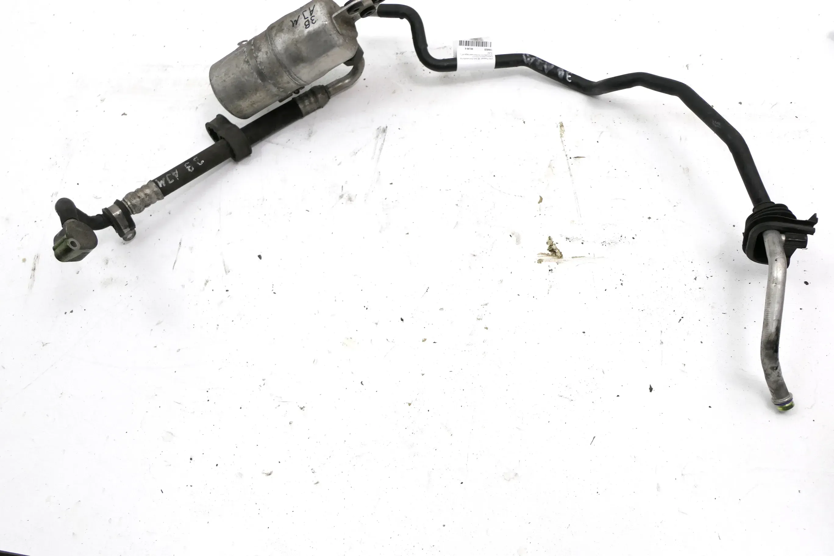 VW Passat 3B A4 Klimaleitung Kältemittelschlauch 8D0260701N Klimaanlage ATJ AJM - Bild 1