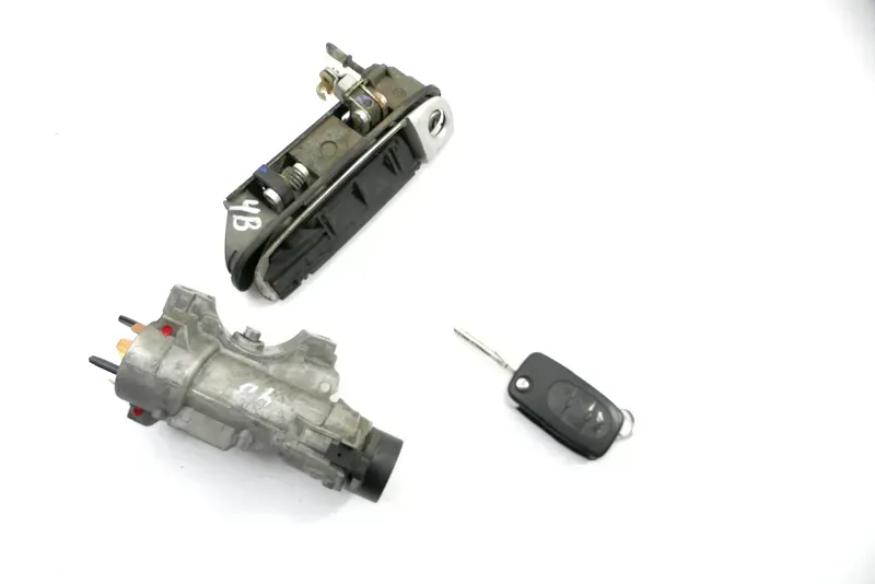 Audi A6 4B Zündschloß Schloß Zündung 1x Schlüssel 4B0905851C+1x Türshloß - Bild 1