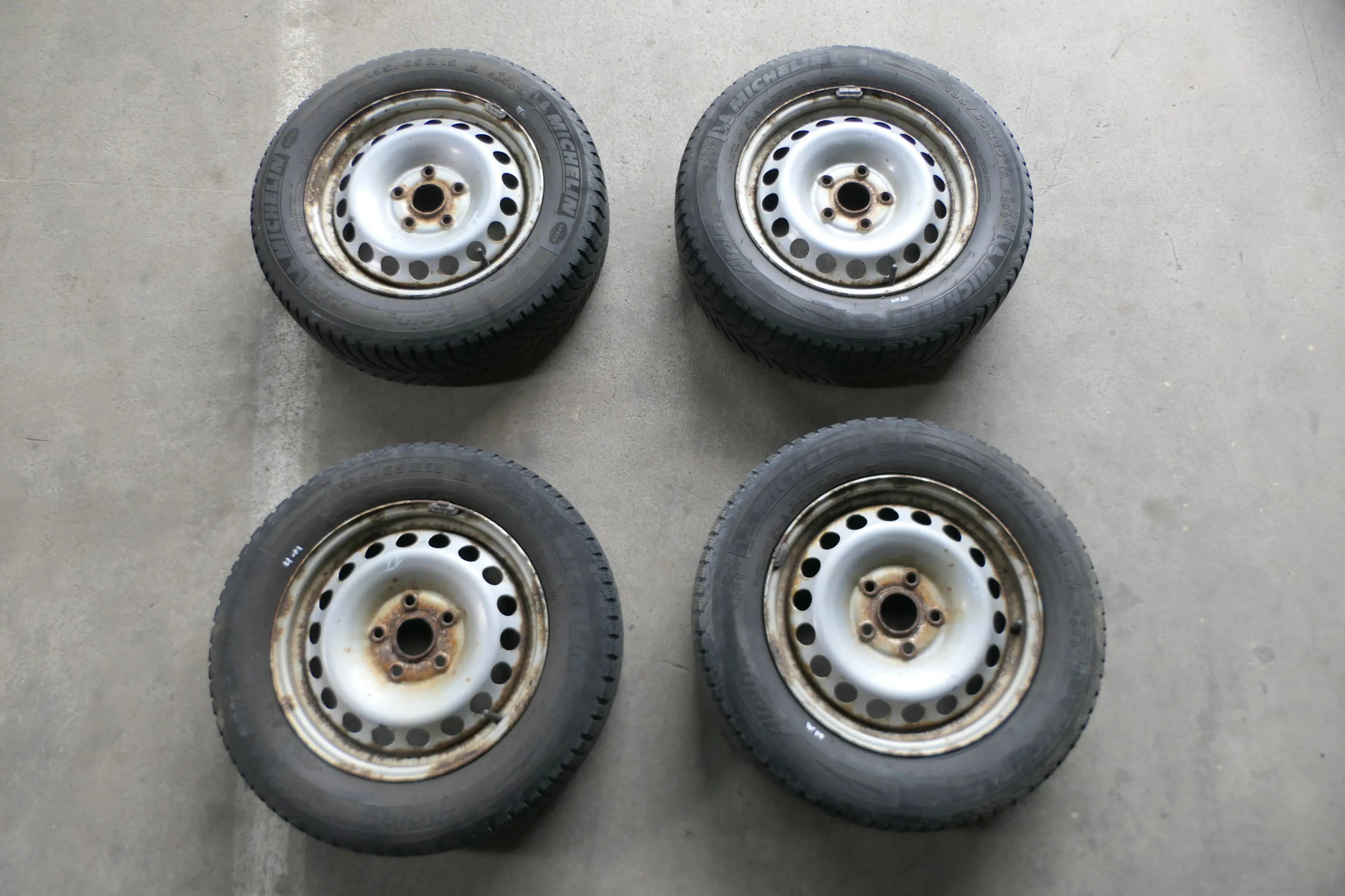 4x Golf 6 Caddy 2K 195/65 R15 91T Winterreifen M+S Felgen Reifen M&S ca. 4mm - Bild 1
