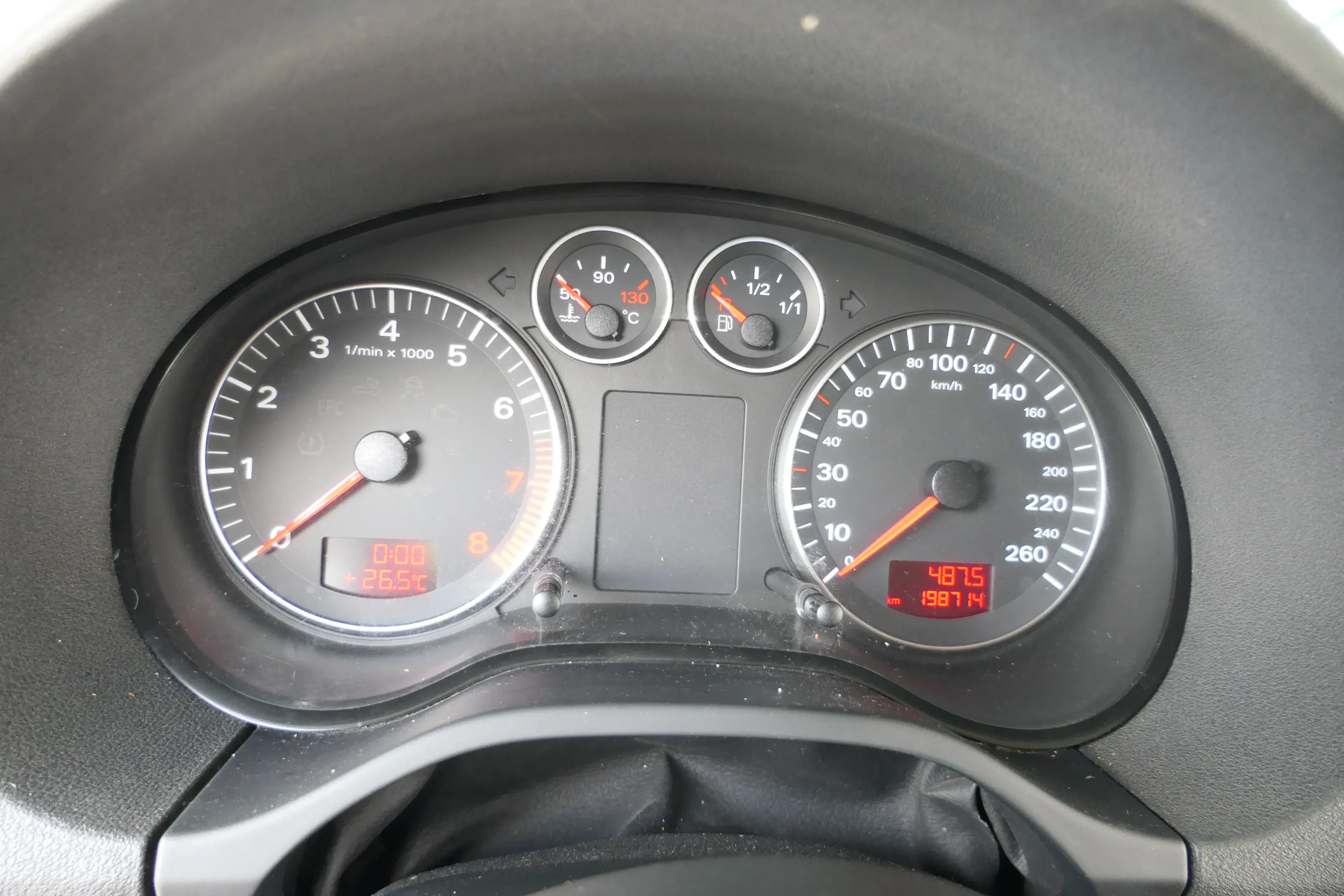 Audi A3 8P Tacho Tachometer Kombiinstrument 198.000km 8P0920901E Benzin BSE - Bild 1