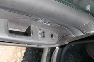 1x A4 8E B6 Türverkleidung Verkleidung Tür vorne links soul schwarz - Bild 5