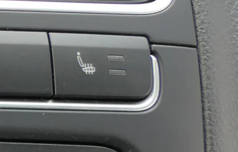VW Polo 6R Schalter Sitzheizung Sitzheizungsschalter Regler rechts 6R0963564A /B - Bild 1