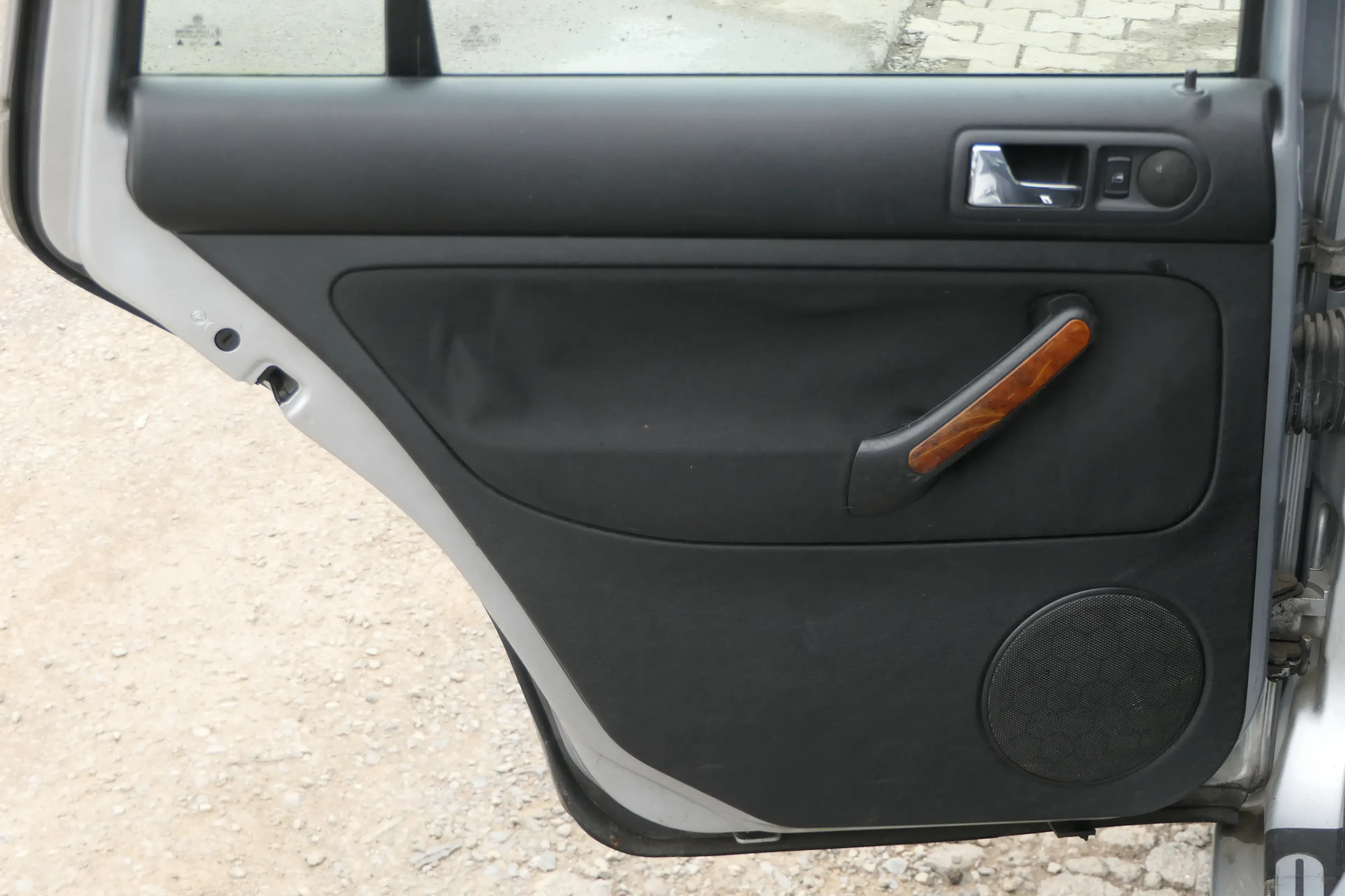 1x VW Golf 4 1J Kombi Türverkleidung Verkleidung Tür hinten links schwarz - Bild 1