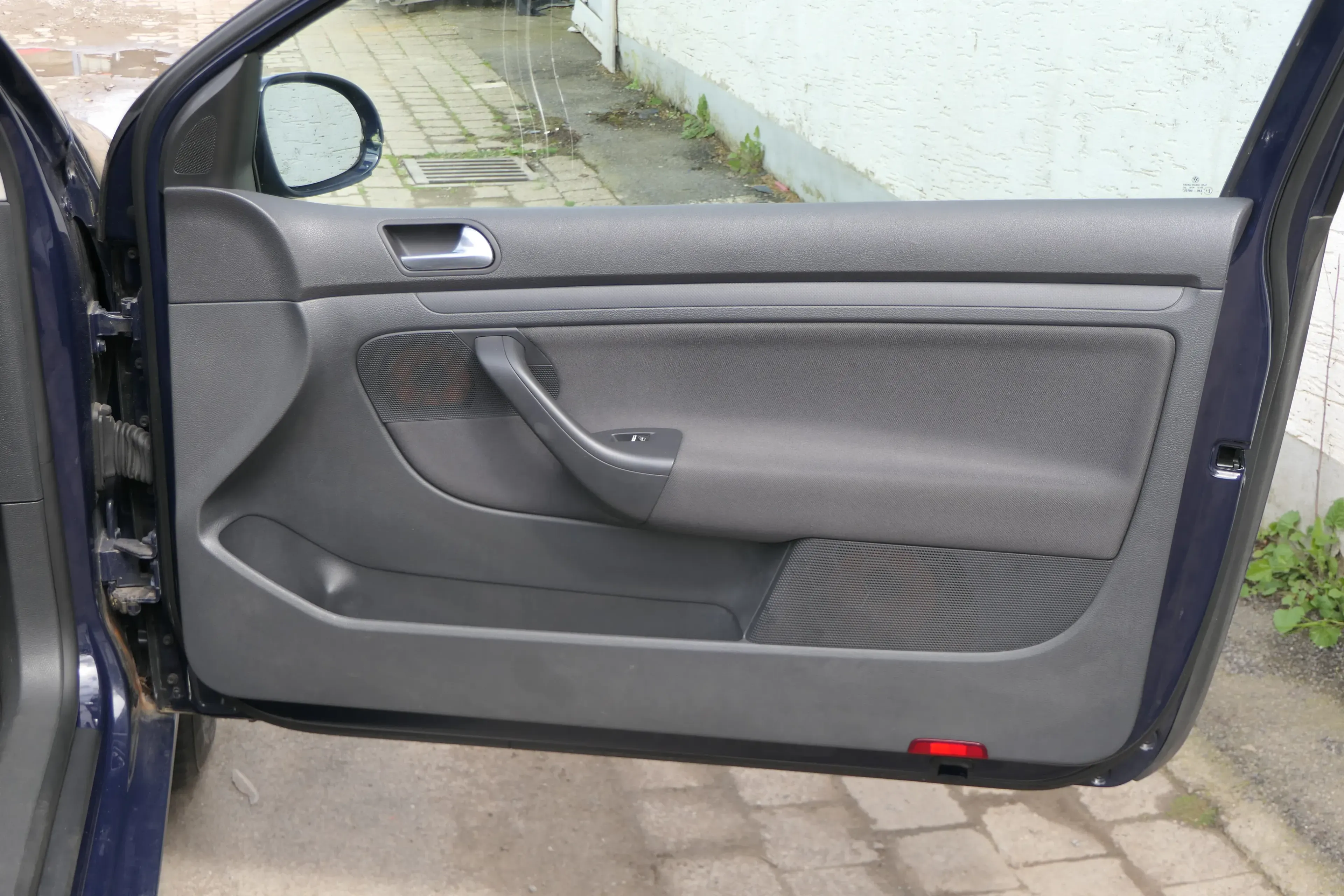 1x VW Golf 5 2/3-Türer Türverkleidung Verkleidung Tür vorne rechts - Bild 1