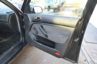 1x Golf 4 Bora Türverkleidung Verkleidung Tür vorne rechts 4/5-Türer Griff schwa - Bild 3