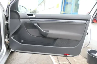 1x VW Golf 5 2/3-Türer Türverkleidung Verkleidung Tür vorne rechts - Bild 1