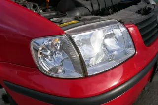 VW Polo 6N2 Scheinwerfer vorne rechts Beifahrerseite 6N1941017AA mit Blinker - Bild 1