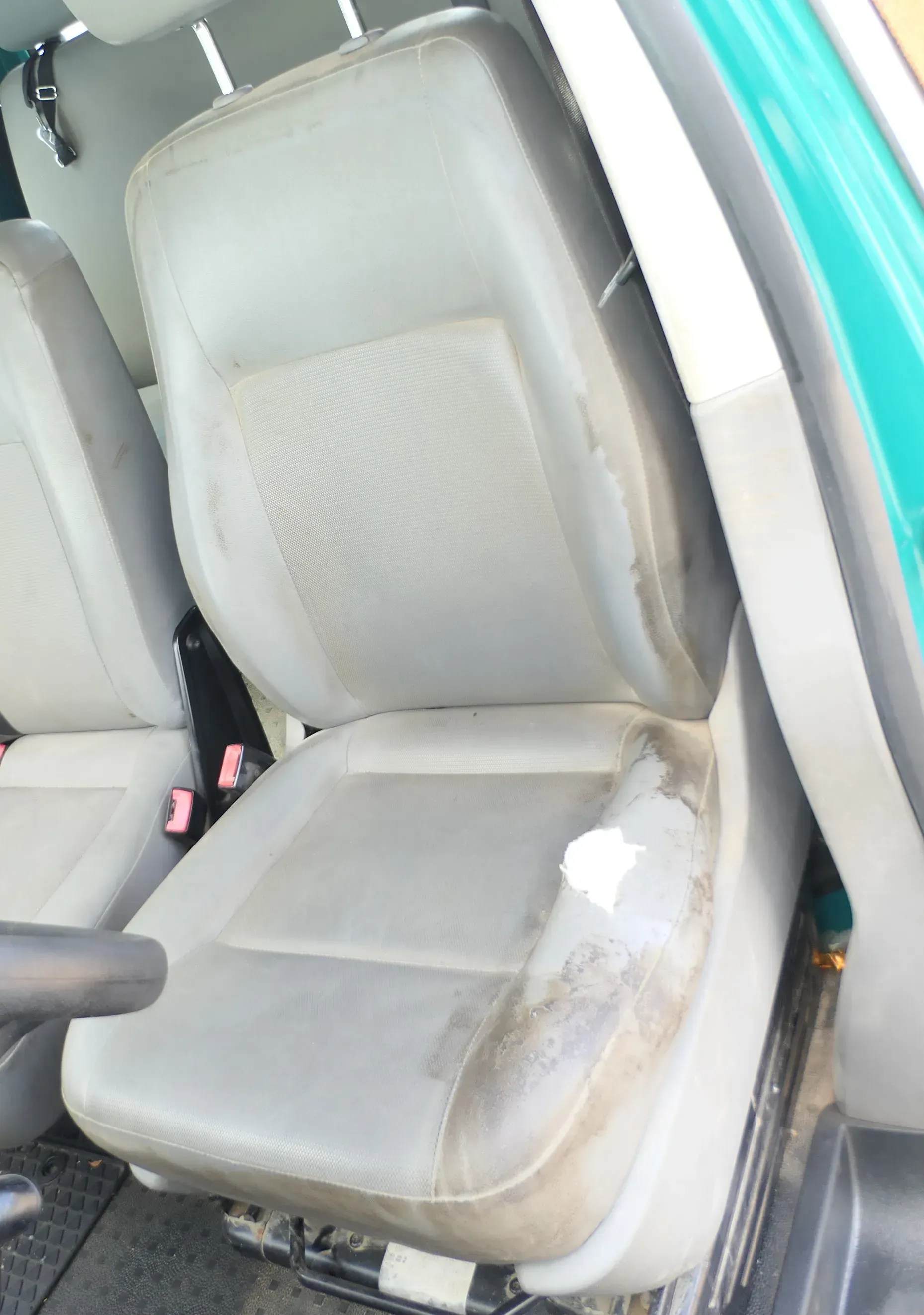 VW T5 Sitz vorne links Fahrersitz grau - ohne Kopfstütze - Bild 1