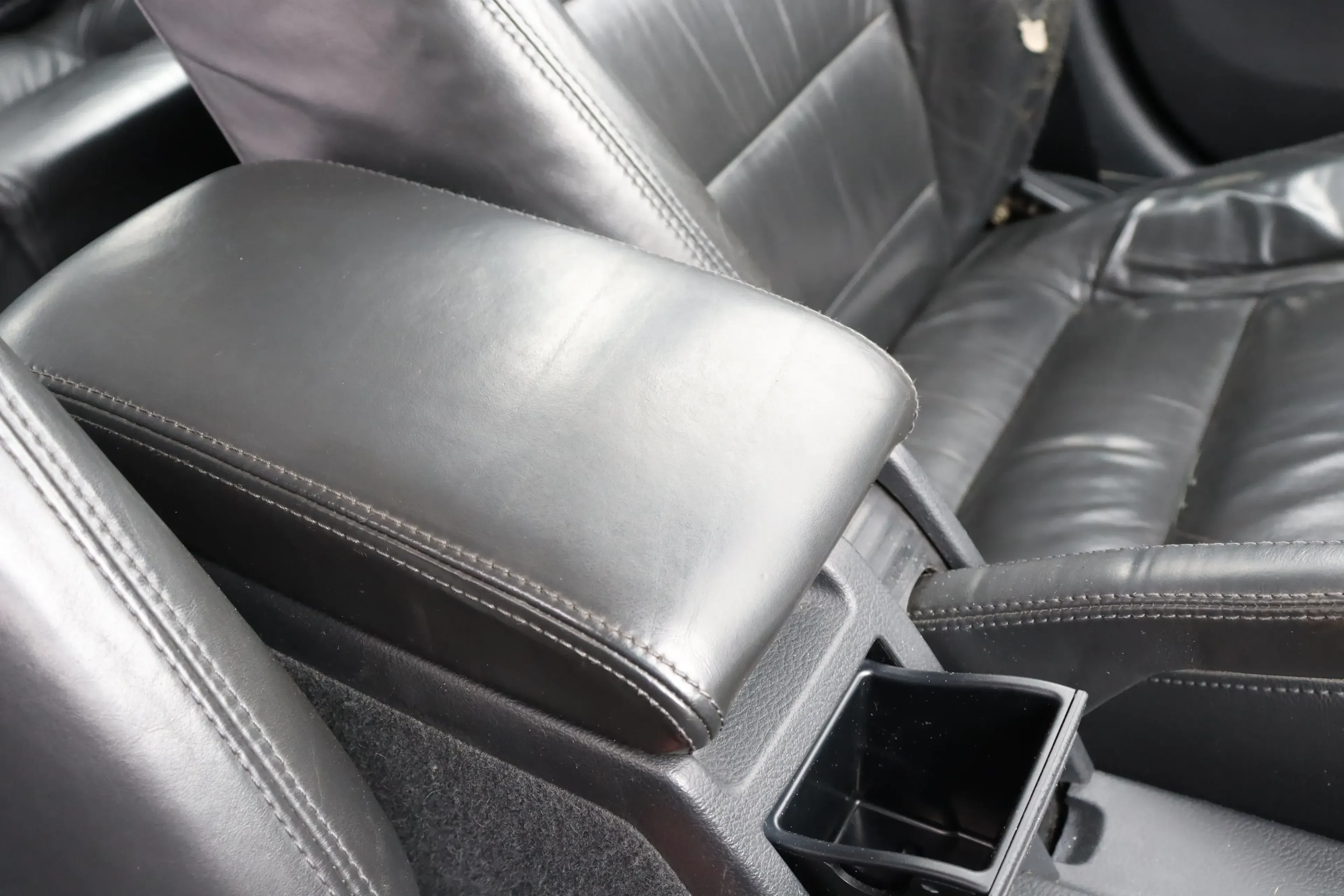 Skoda Superb 3U Mittelarmlehne Armlehne Fach Lehne Mittelkonsole komplett Leder - Bild 1