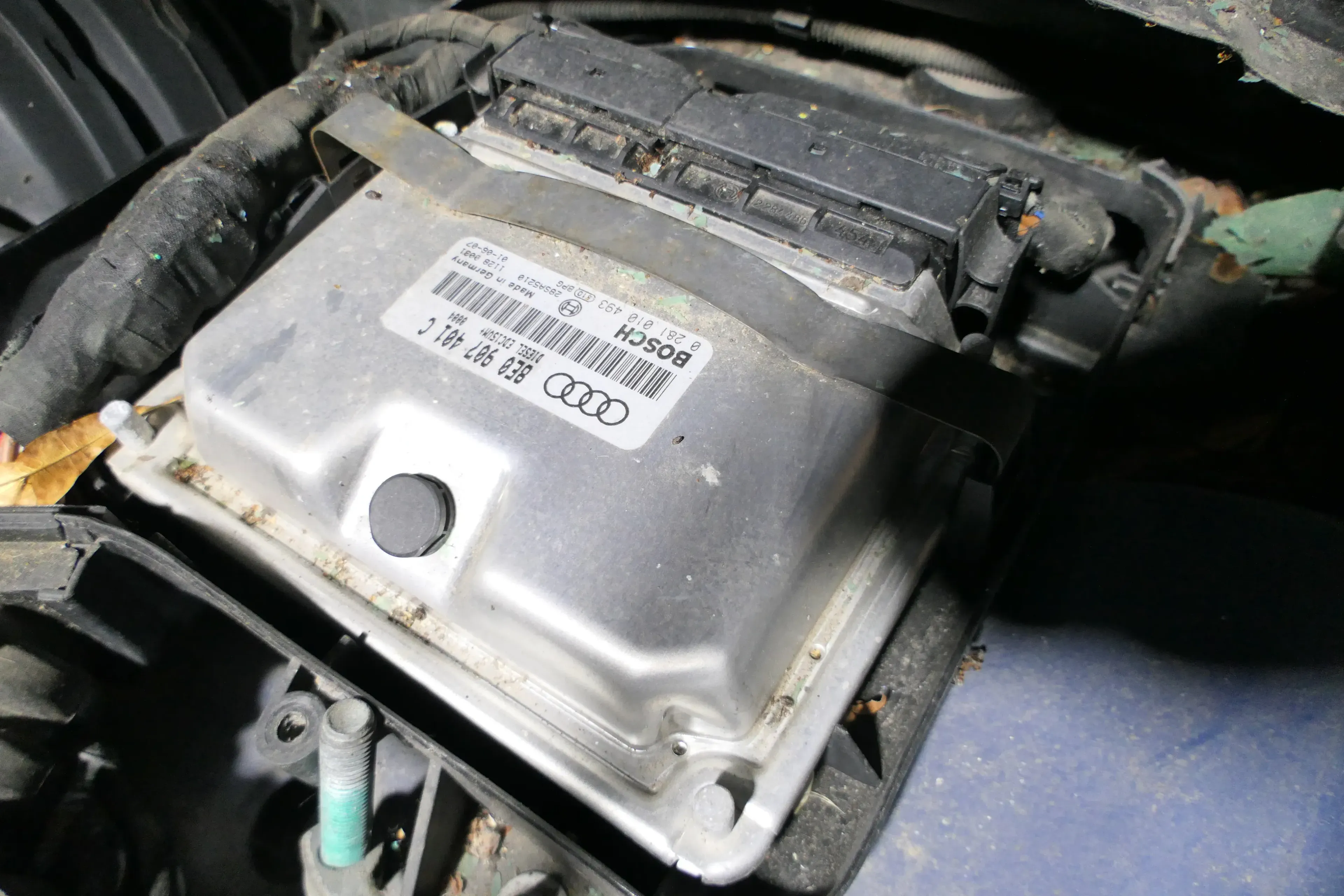 Audi A4 B6 Motorsteuergerät Steuergerät 8E0907401C 2.5 TDI AKE Motor 132kw 180PS - Bild 1