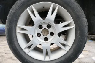 4x Polo 9N Ibiza Alufelgen Reifen 195/60 R15 -ca5-6,5mm Winterreifen 6L0601025A - Bild 2