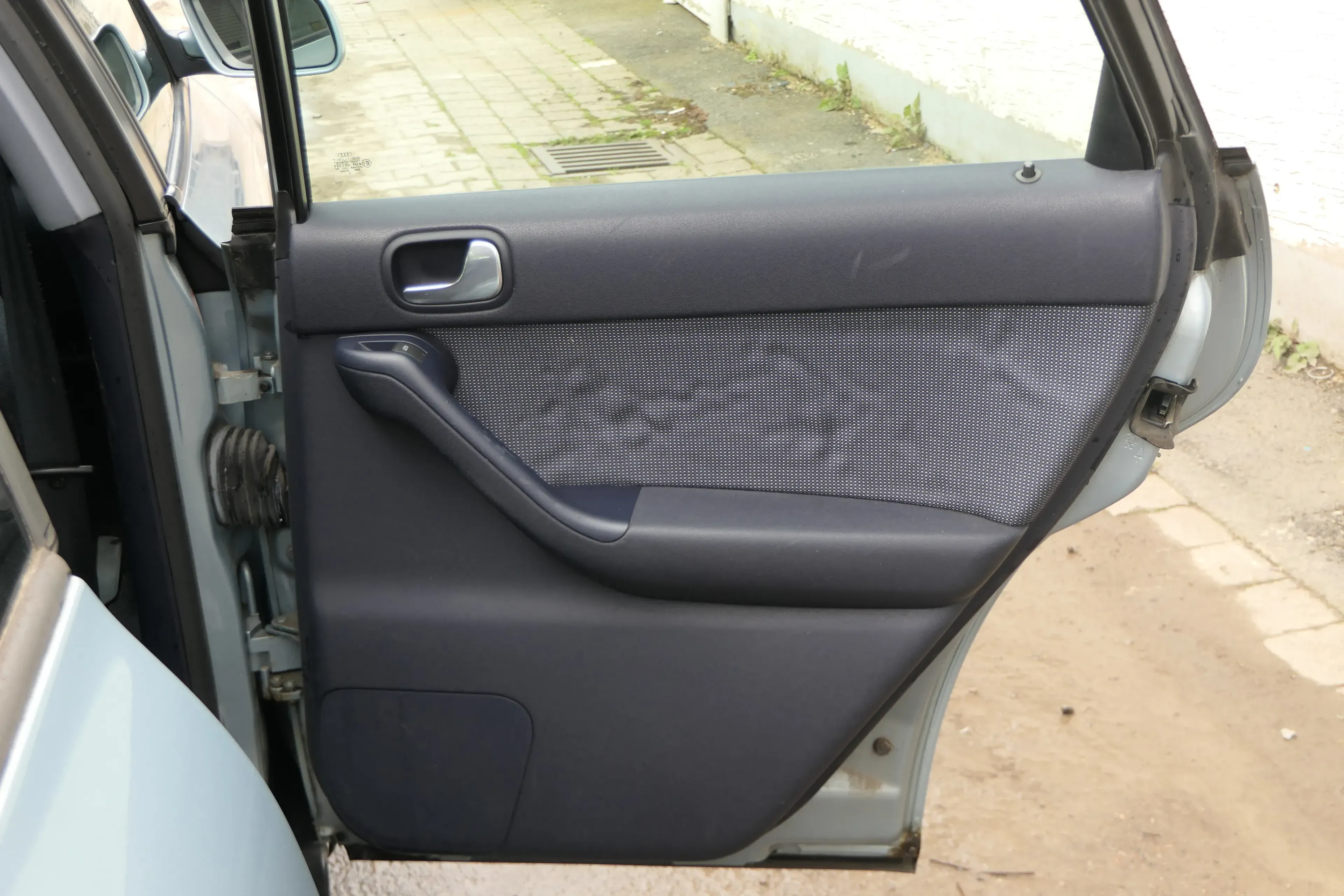 1x A3 8L Türverkleidung Verkleidung Tür hinten rechts 4/5-Türer maritimblau blau - Bild 1