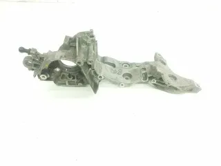 VW Caddy Halter Konsole Lichtmaschine Träger 2,0 TDI 04L903141B Pumpe DFSB - Bild 2