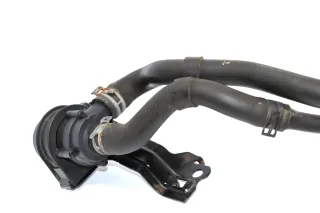 VW Golf Scirocco Kühlmittelregler Wasserpumpe Pumpe Gehäuse 1K0121070BD - Bild 3