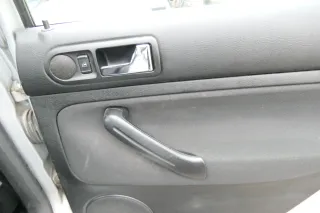 1x VW Golf 4 1J Kombi Türverkleidung Verkleidung Tür hinten rechts schwarz - Bild 2