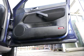 1x Golf 4 Bora Türverkleidung Verkleidung Tür vorne rechts 4/5-Türer Griff schwa - Bild 2