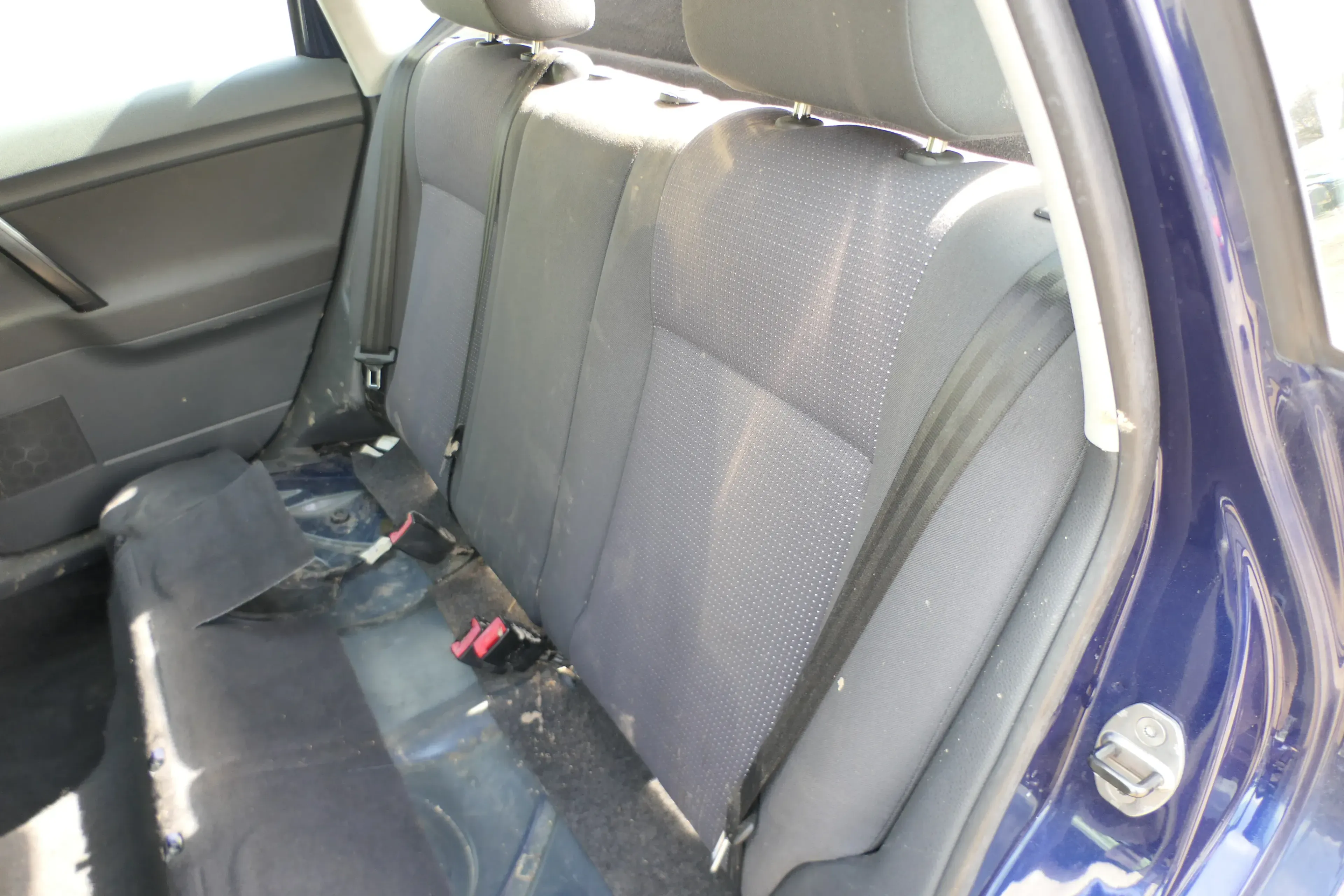 VW Polo 9N 9N3 Sitz Rückbank Sitzfläche Sitze 3 Punkt Gurt hinten für Kopfstütze - Bild 1