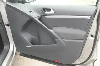 VW Tiguan 5N Türverkleidung Verkleidung Tür vorne+hinten Dynaudio schwarz - Bild 2