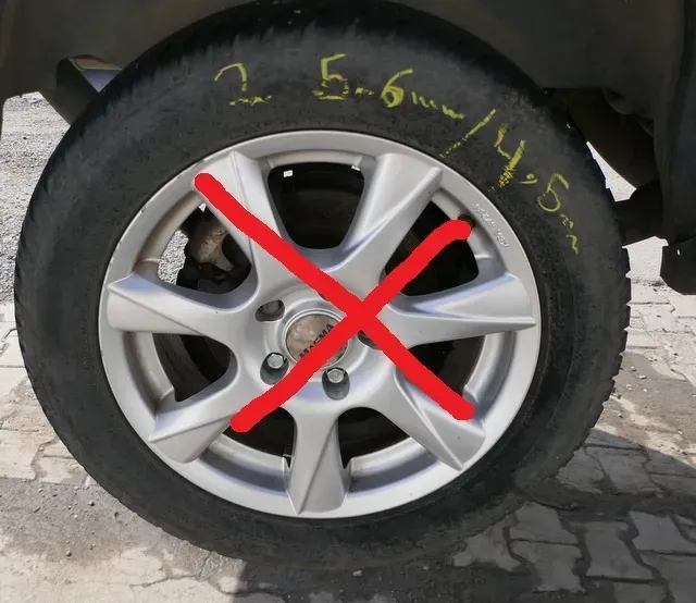 2x VW Sharan NUR Reifen 215/55 R16 97V Winterreifen ca. 5-6mm - Bild 1