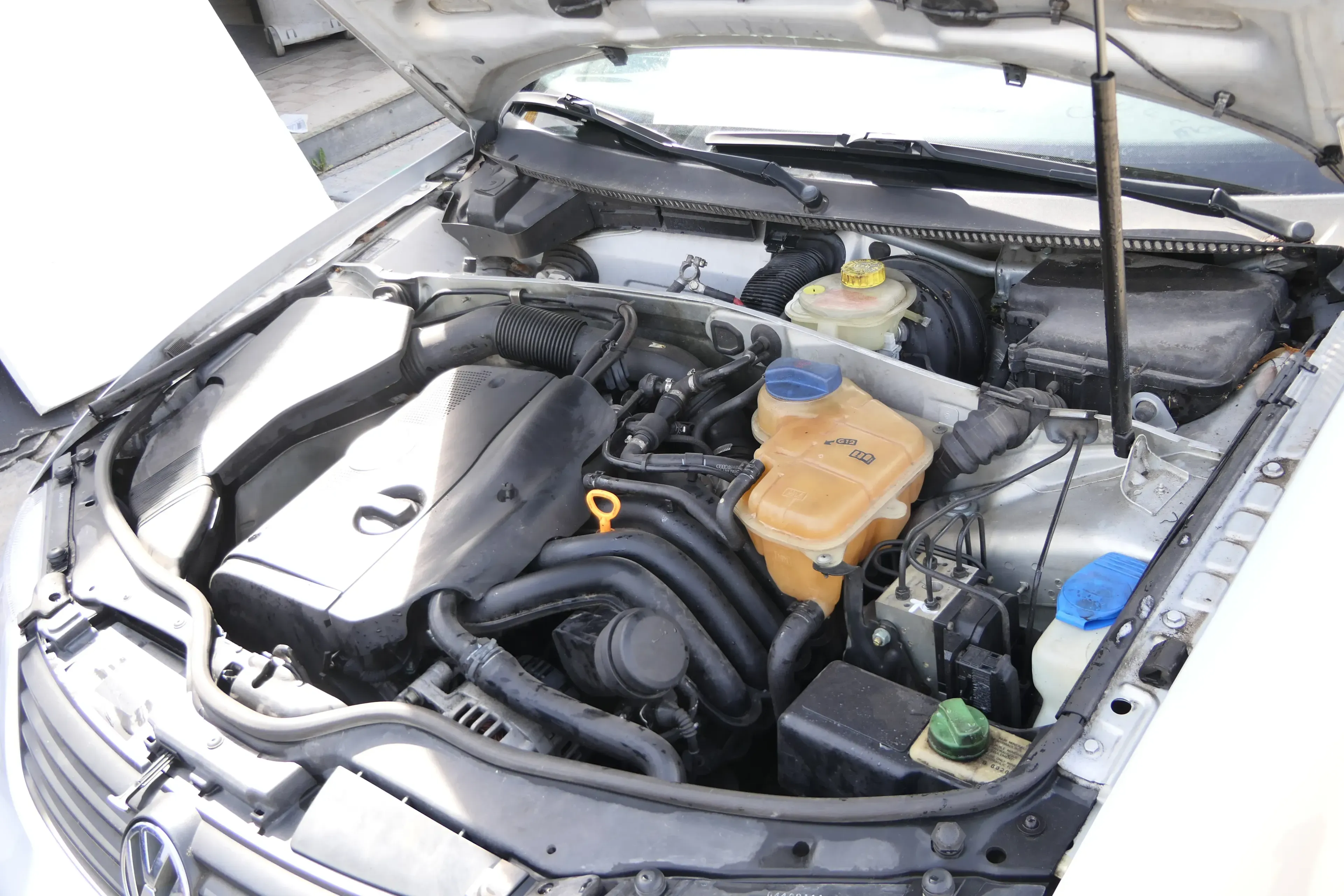 VW Passat 3B A4 B5 Motorblock ARG Motor 1,8 92kw 125PS 20V Schaltwagen! - Bild 1