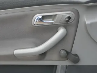 1x Seat Ibiza 6L Türverkleidung Verkleidung Tür vorne links 2/3-Türer Griff - Bild 4