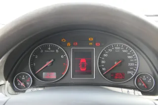 Audi A4 8E B6 Tacho Tachometer Kombiinstrument 8E0920900N 184.000KM Benziner ALT - Bild 1