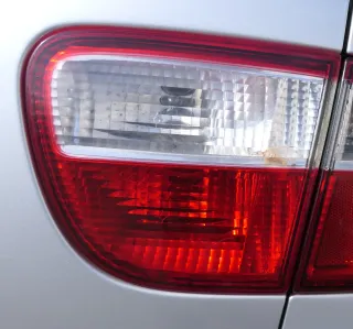 Seat Leon 1M6 Rücklicht hinten rechts innen Rückleuchte Heckleuchte Lampenträger - Bild 1