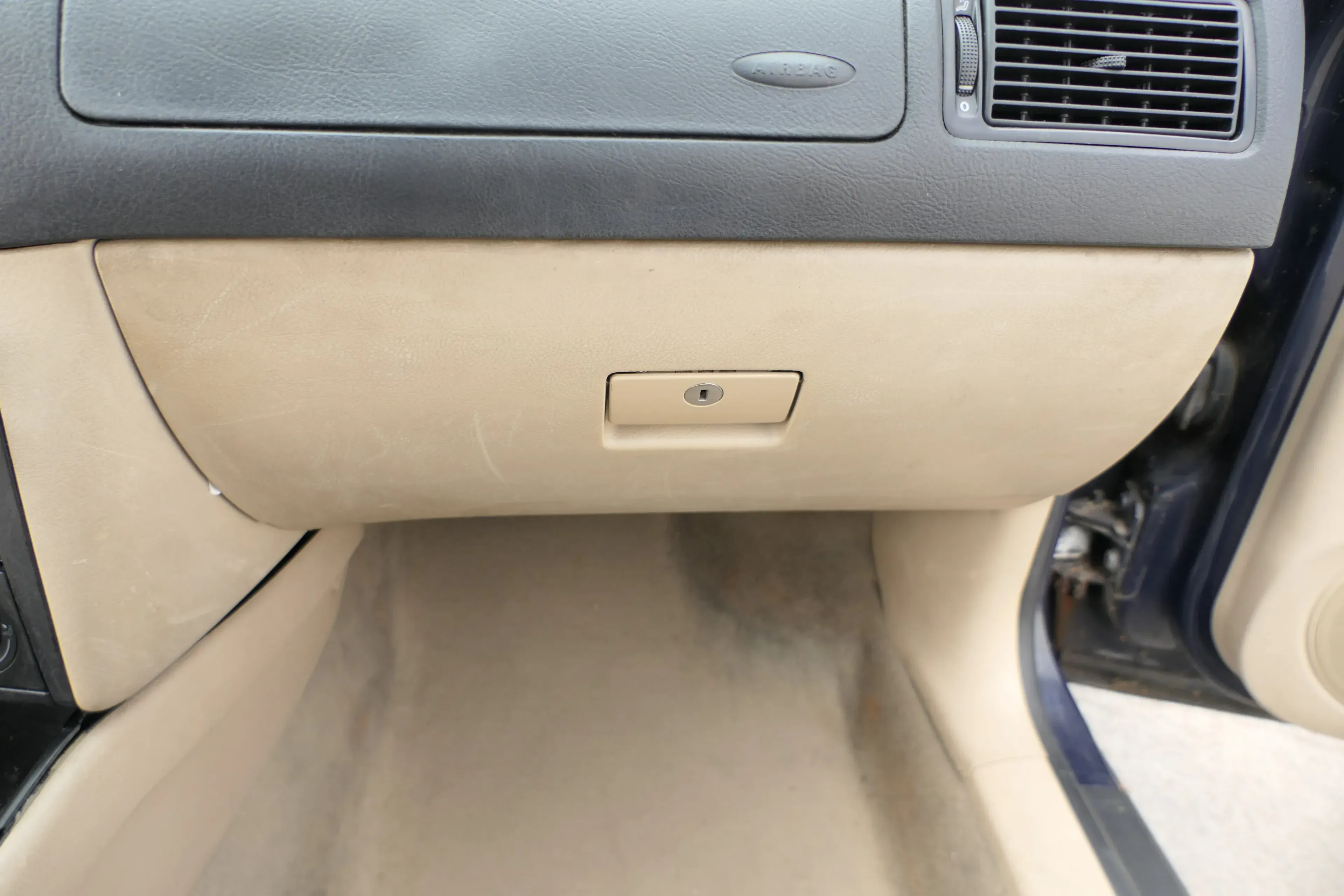 VW Golf 4 Bora Deckel Klappe für Handschuhfach Handschuhfachdeckel beige - Bild 1
