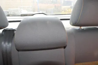 VW Polo 9N 9N3 Cross Fun Kopfstütze hinten mitte mittig anthrazit orange Näthe - Bild 1