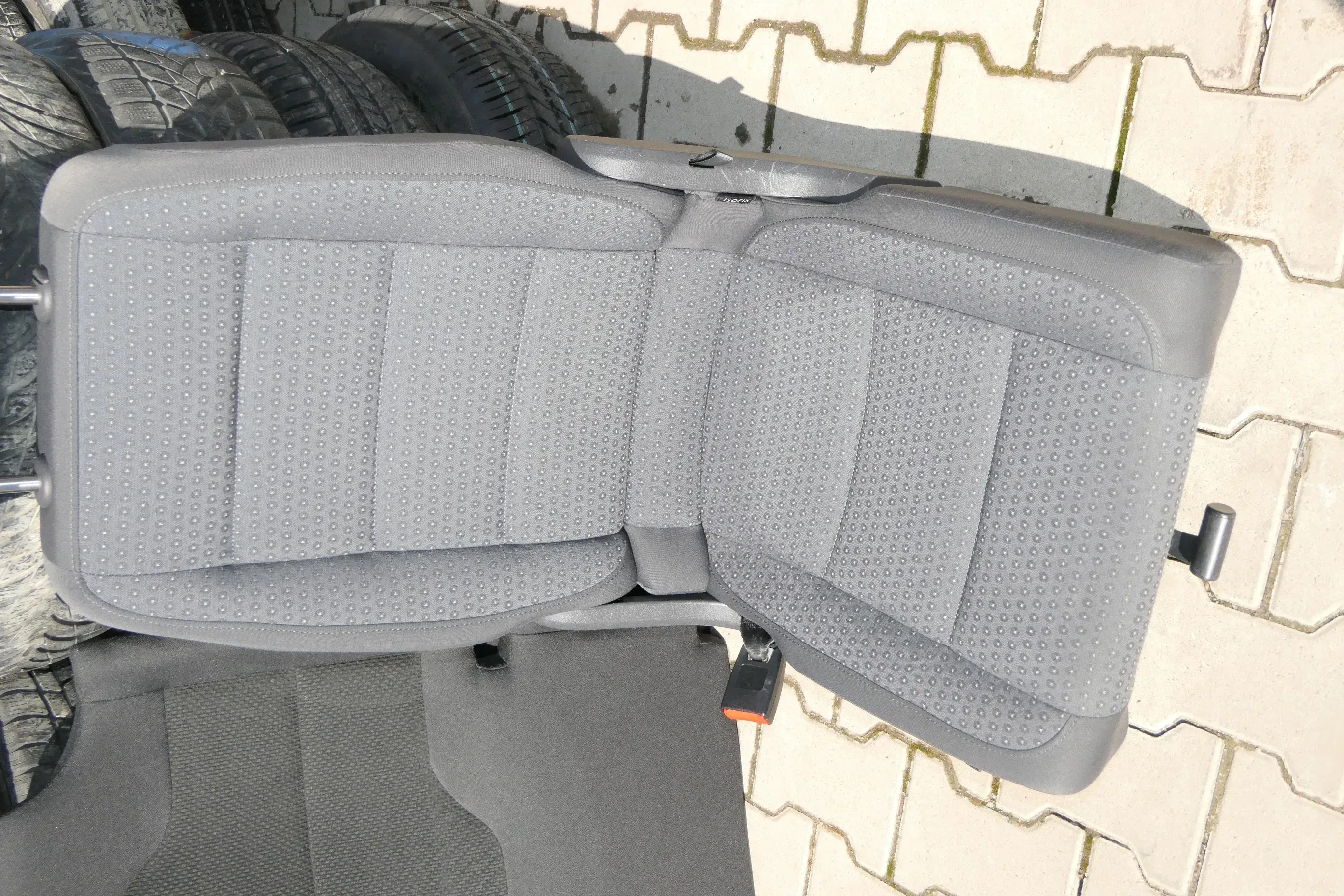 VW Touran Sitz hinten links anthrazit (hinterm Fahrersitz) Rücksitz - 111118 - Bild 1