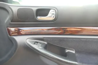 1x Audi A4 B5 Türverkleidung Verkleidung Tür vorne rechts - Bild 2