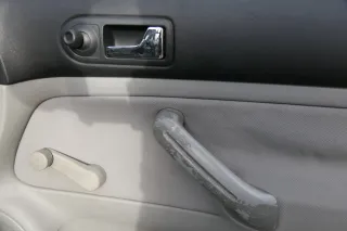 1x VW Golf 4 Türverkleidung Verkleidung Tür vorne rechts grau 2/3-Türer - Bild 3