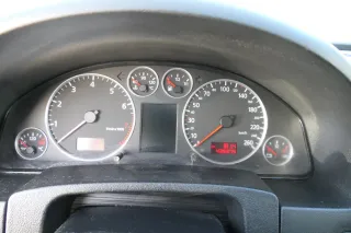 Audi A6 4B Tacho Tachometer Kombiinstrument 439.000km 4B0920933J 2,4 3.0 ASN - Bild 3