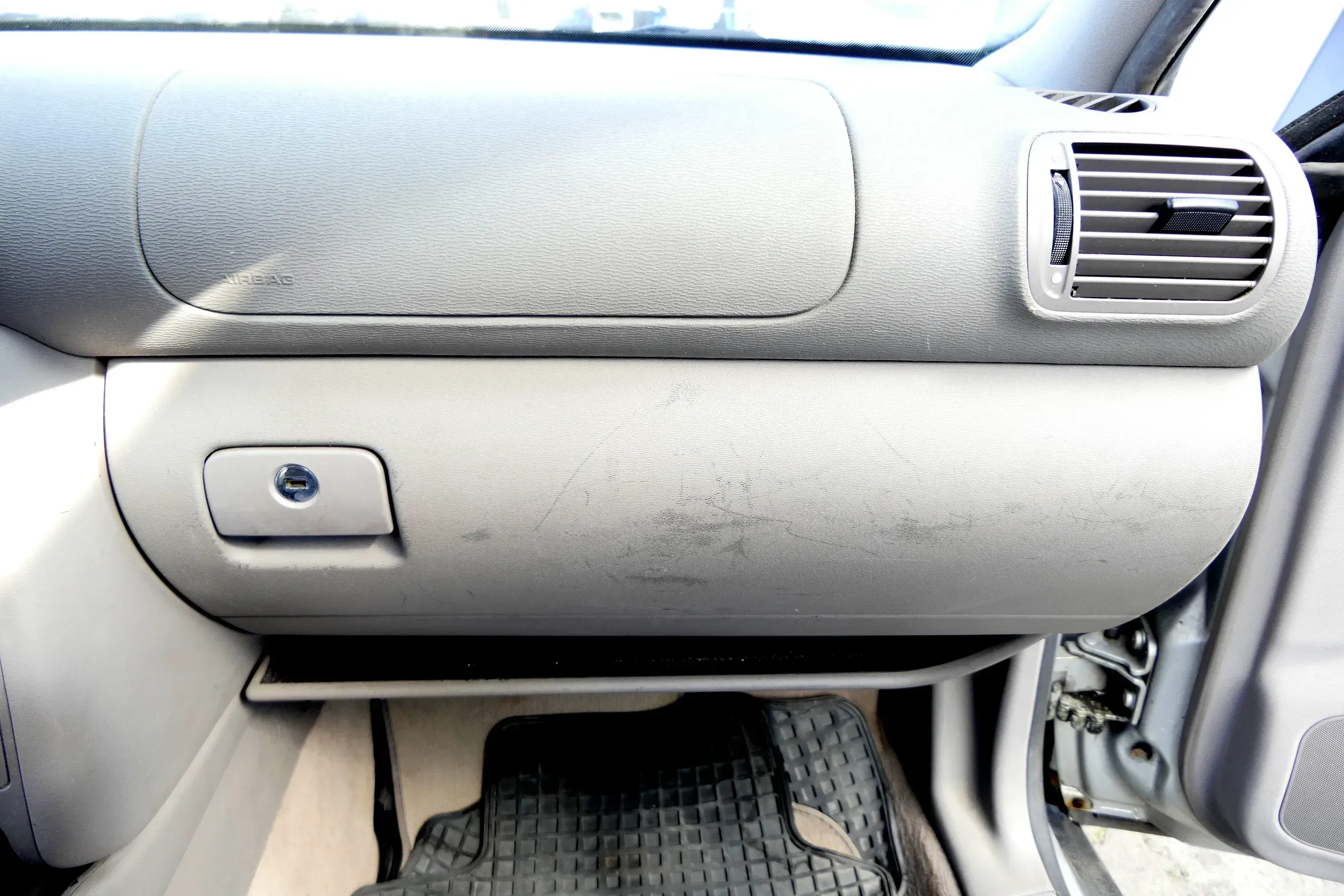 Audi A3 8L Handschuhfach Klappe 8L1857095 muschel - Bild 1