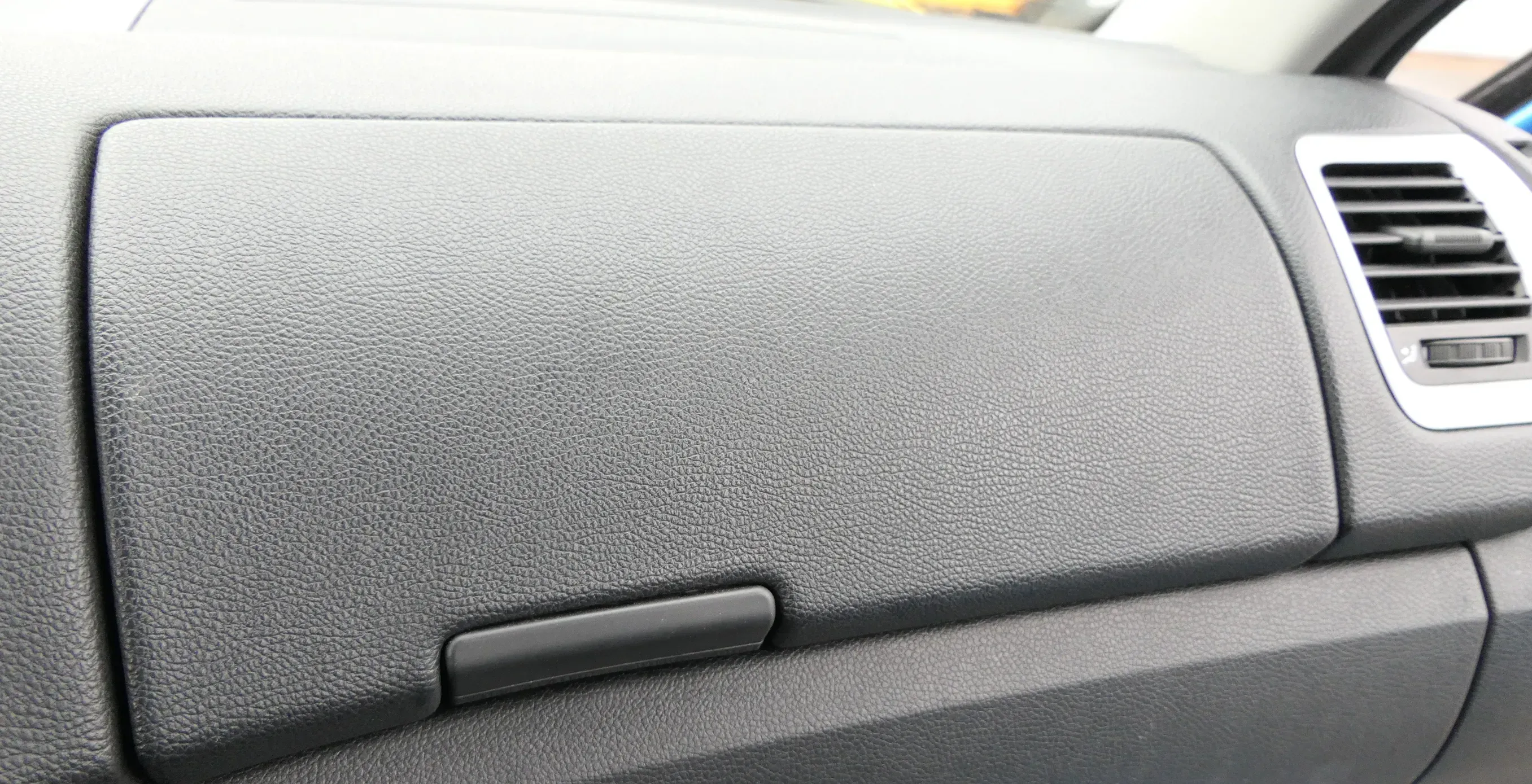 Skoda Roomster Fabia 5J Handschuhfach Handschuhfachdeckel Deckel Klappe oben - Bild 1