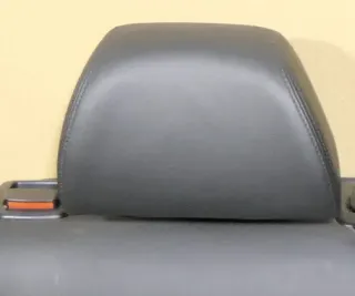 VW Passat 3B 3BG Kopfstütze Sitz Sitze hinten rechts oder links Leder schwarz LA - Bild 1