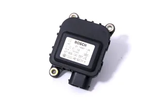 Audi A6 4B Stellmotor für Defrosterklappe Klimaanlage 4B1820511K - links - Bild 1
