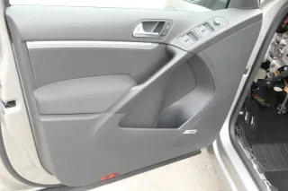 VW Tiguan 5N Türverkleidung Verkleidung Tür vorne+hinten Dynaudio schwarz - Bild 5