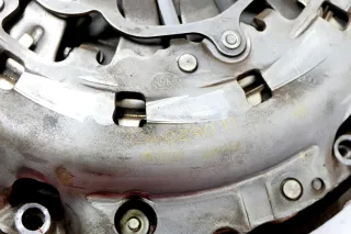 Audi A6 4B A4 Schwungrad Kupplung Zweimassenschwungrad 2,5 TDI BDG BDH AYM BFC - Bild 3