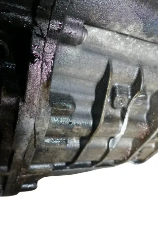 VW Passat 3C 2,0 TDI Getriebe Automatik 103kw 140PS HXS Gehäuseschaden Unfall - Bild 4