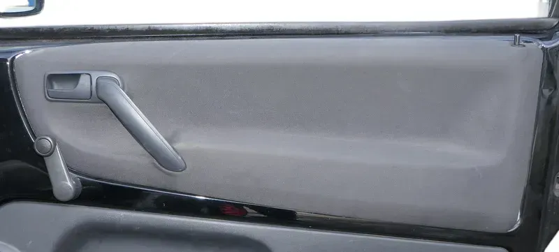 1x VW Lupo Arosa Türverkleidung Verkleidung Tür vorne rechts oben off-black schw - Bild 1