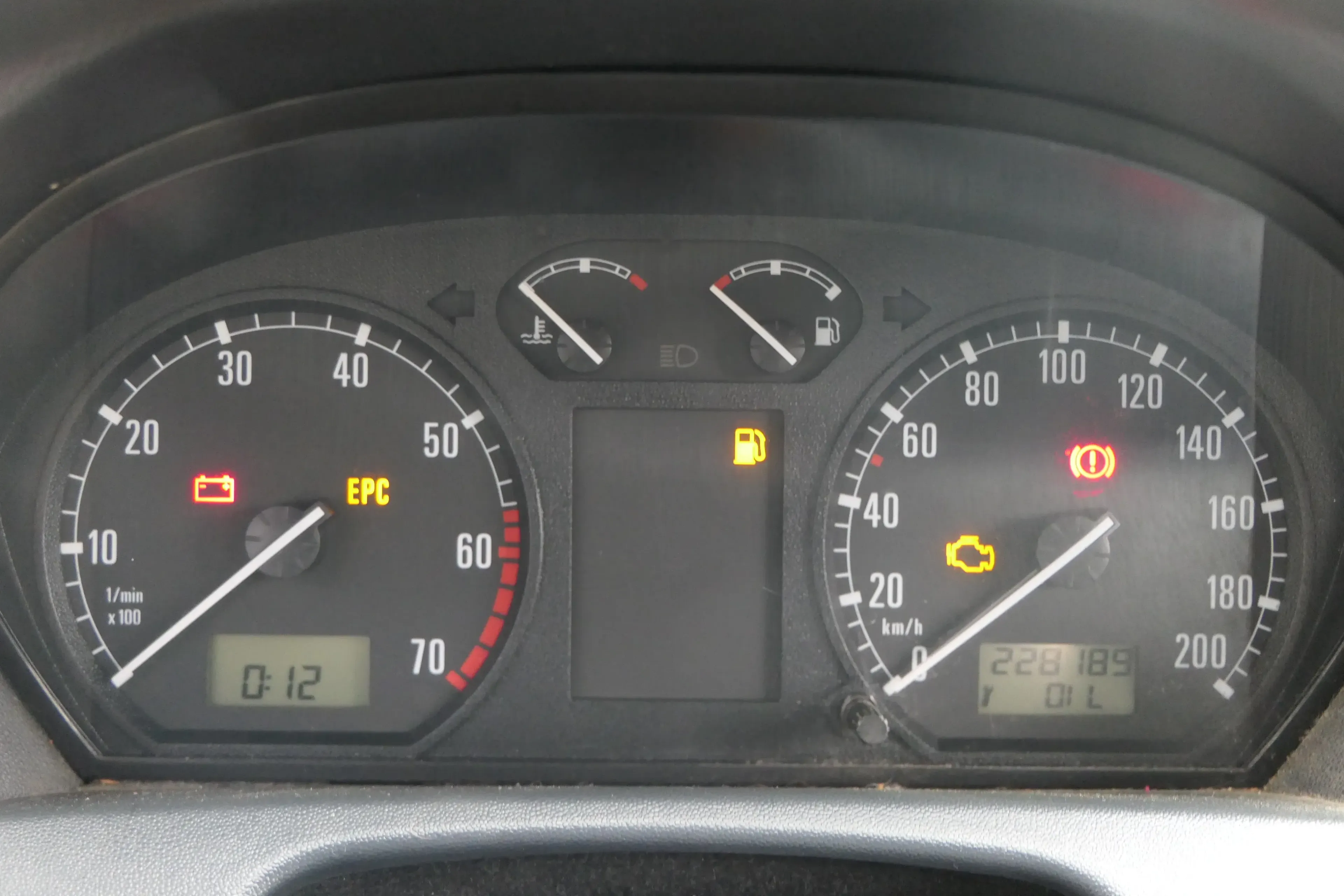 Skoda Fabia 6Y Tacho Tachometer Kombiinstrument 6Y0920880M 228.000km 1,2 AWY AZQ - Bild 1