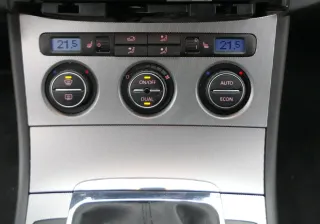 Passat 3C B6 Mittelkonsole Verkleidung Radio Klappe Abdeckung Dekor titansilber - Bild 3