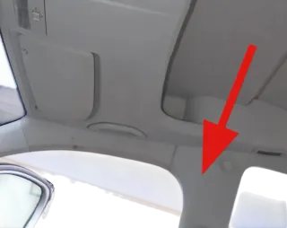 VW Caddy 2K B-Säulen Verkleidung vorne rechts grau Abdeckung für Gurt - Bild 1