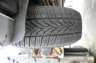 A6 4F TT Alufelgen Winterreifen Reifen Felgen 215/55 R16 97V 4F0601025AJ 4-6mm - Bild 2