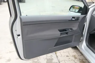 1x VW Polo 9N Türverkleidung Verkleidung Tür vorne links 2/3-Türer Fahrertür - Bild 3