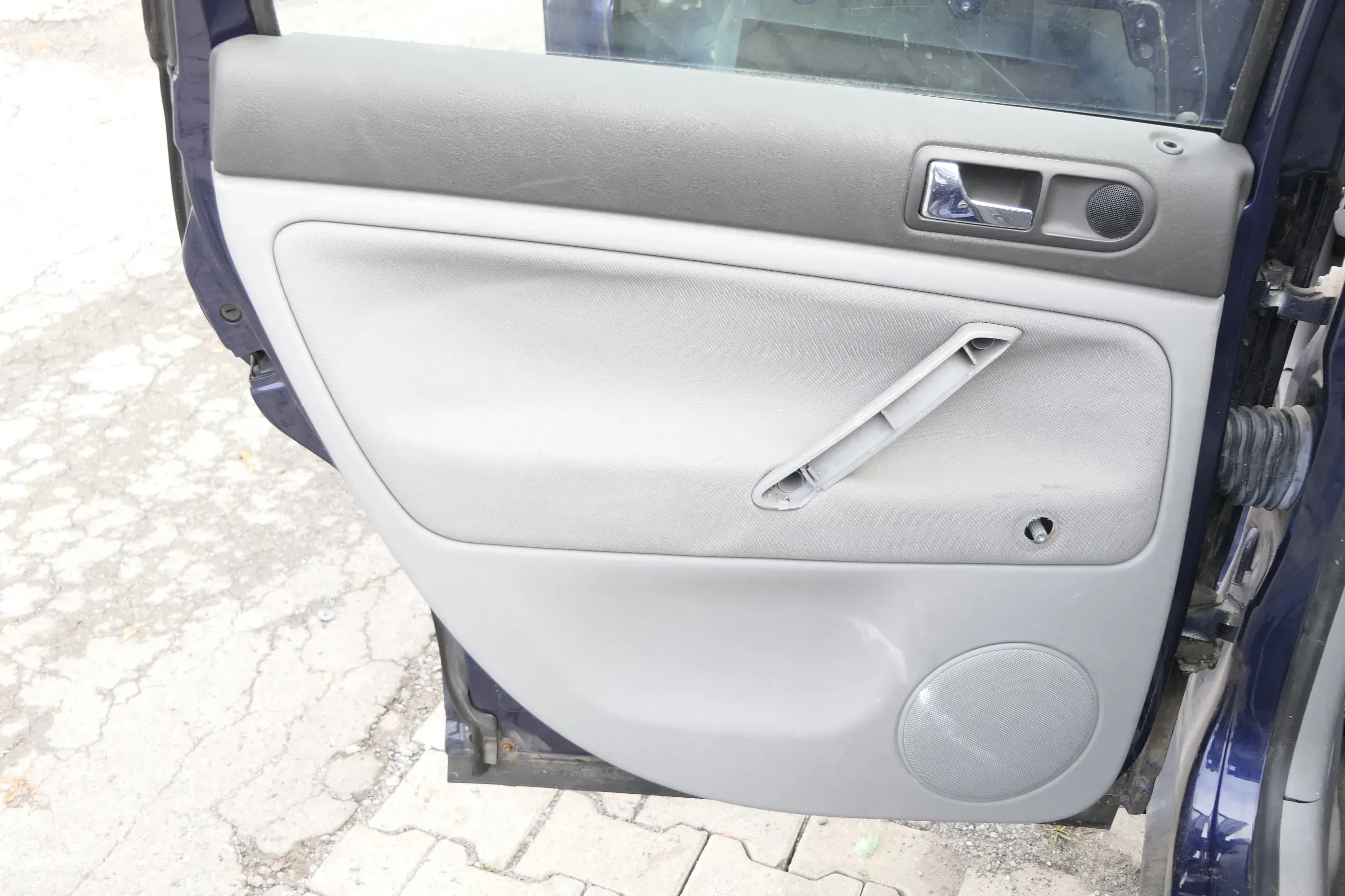 VW Passat 3BG 3B Türverkleidung Verkleidung Tür hinten links grau - Bild 1