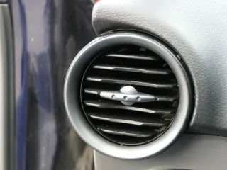 1x Seat Ibiza 6L Lüftungsdüse Düse Lüftung mitte Armaturenbrett schwarz silber - Bild 1