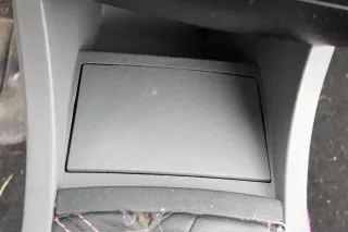 Seat Ibiza 6L Aschenbecher Zigarettenanzünder vorne - Bild 1